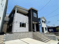DEMO-01 省エネ基準適合住宅＋住宅性能評価取得済。南西向き×収納充実で効率的な生活導線設計。通勤や買物に便利な飯山バス停徒歩7分、新生活を即スタートできる築浅物件です。