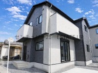 全居室収納付きのゆとりある4LDK。駐車2台可能、南向きバルコニーで日当たりも◎地盤20年保証+瑕疵保証10年付きで安心して暮らせる住まいです。