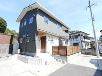 全室南向きで日当たり良好な3SLDK。リビング18帖で家族向け住宅♪築浅未入居物件のため室内状態良好で駐車2台可能♪すぐに新生活スタート！