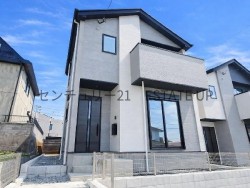 DEMO-01 20帖以上LDKでリビングにキッチンもあり家族団らんの空間♪駐車2台可能。さらに駅近で通勤・通学にも便利な住環境です！