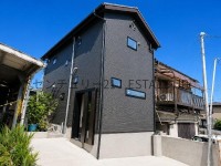 暮らしやすい間取りの3LDKで設備・外装ともにフルリフォーム済みで新築のような快適空間で生活スタートできます♪鹿児島中央駅まで徒歩19分の好立地に生活利便性な住環境です。